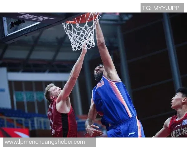 CBA联赛精彩对决广夏战青岛谁能在赛场上笑到最后